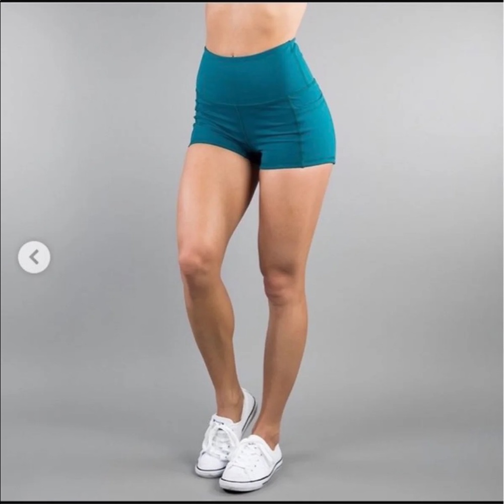 BuffBunny Melina Short